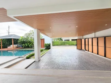 Dringender Verkauf: 3-Schlafzimmer-Poolvilla in Rawai