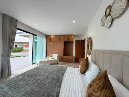 Dringender Verkauf: 3-Schlafzimmer-Poolvilla in Rawai