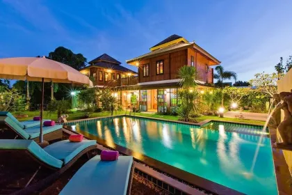 Luxuriöses Boutique-Resort & Private Poolvilla nahe Nai Harn Strand