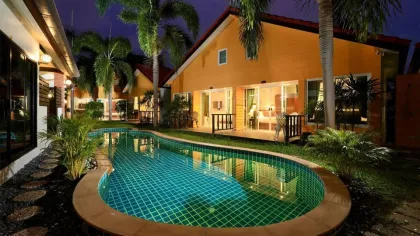 Luxuriöses Boutique-Resort & Private Poolvilla nahe Nai Harn Strand