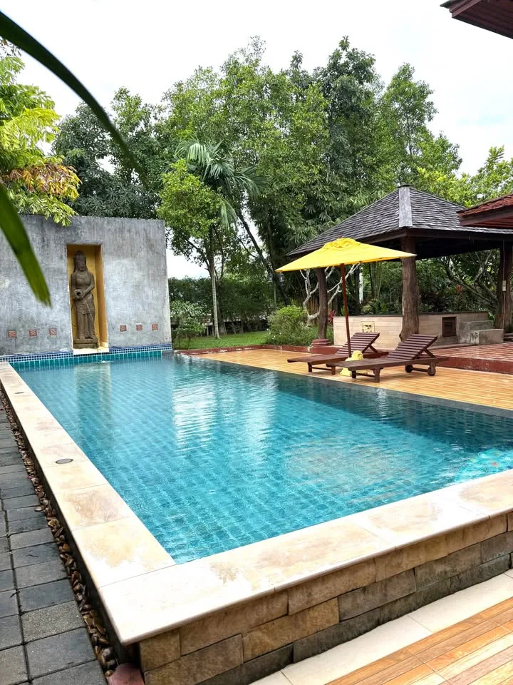 Geräumige 4-Schlafzimmer-Villa mit Pool zur Miete in Thalang
