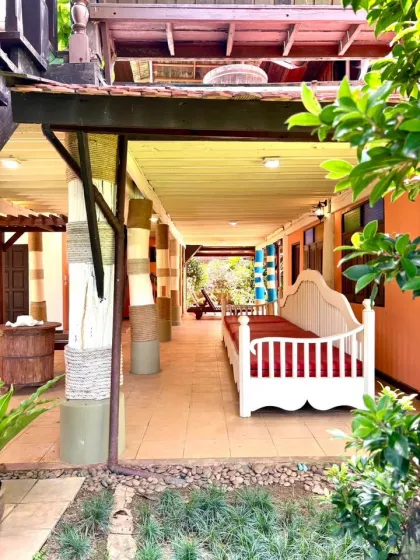 Geräumige 4-Schlafzimmer-Villa mit Pool zur Miete in Thalang