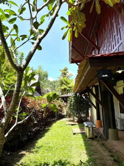 Geräumige 4-Schlafzimmer-Villa mit Pool zur Miete in Thalang
