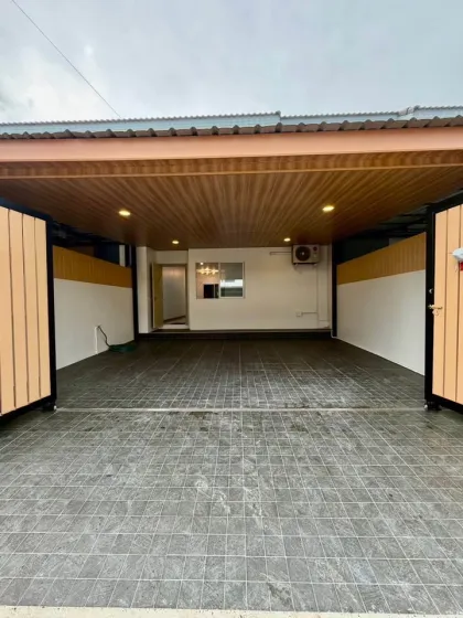 Villa Renovada de 3 Dormitorios en The First Village, Phuket Town
