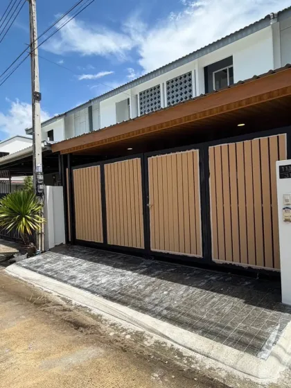 Villa Renovada de 3 Dormitorios en The First Village, Phuket Town
