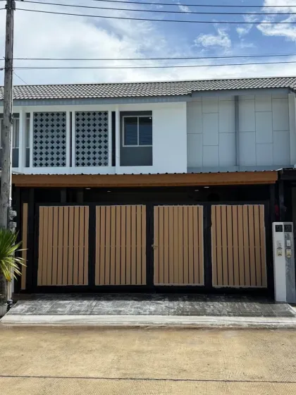 Villa Renovada de 3 Dormitorios en The First Village, Phuket Town