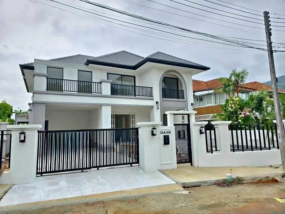 Large Renovated 3-Bedroom Detached House at Srisuchart Grand View 2