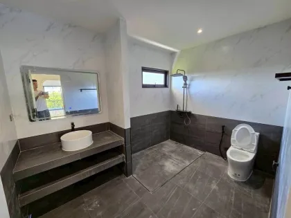 Großes freistehendes 3-Zimmer-Villa mit 3 Bädern in Srisuchart Grand View 2