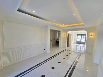 Großes freistehendes 3-Zimmer-Villa mit 3 Bädern in Srisuchart Grand View 2