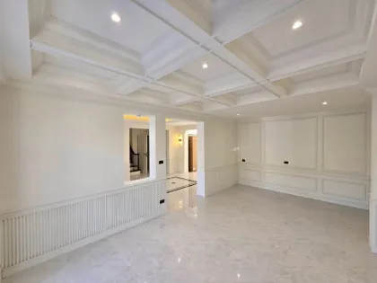 Großes freistehendes 3-Zimmer-Villa mit 3 Bädern in Srisuchart Grand View 2