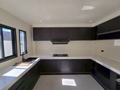 Großes freistehendes 3-Zimmer-Villa mit 3 Bädern in Srisuchart Grand View 2