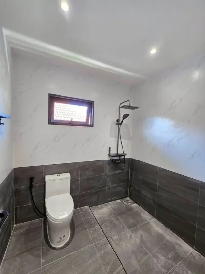 Großes freistehendes 3-Zimmer-Villa mit 3 Bädern in Srisuchart Grand View 2