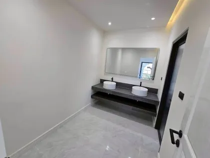 Großes freistehendes 3-Zimmer-Villa mit 3 Bädern in Srisuchart Grand View 2