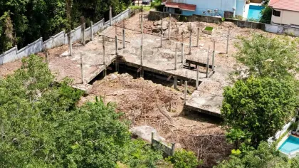 普吉岛卡马拉待售土地及现有房屋结构