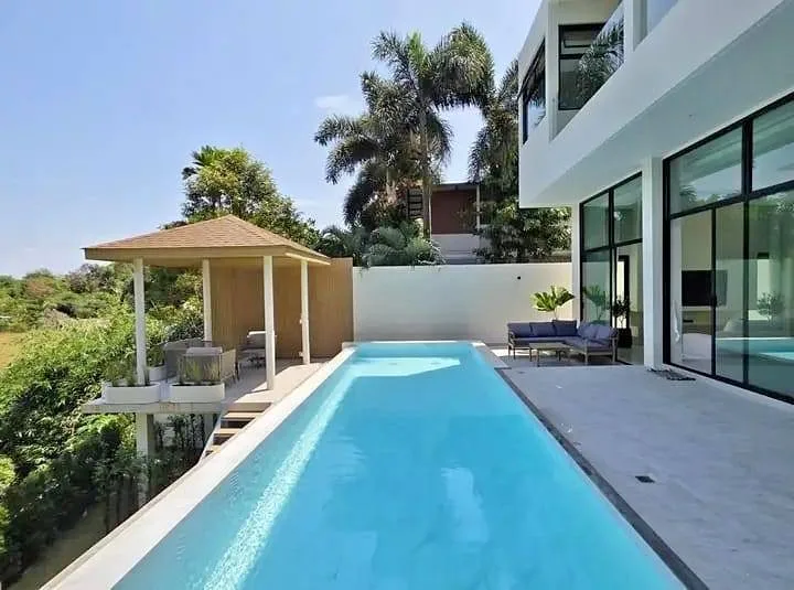 3 Schlafzimmer, 3 Bäder Pool Villa zum Verkauf in Chalong, Phuket