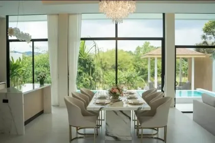 Villa con 3 dormitorios y piscina en venta en Chalong, Phuket