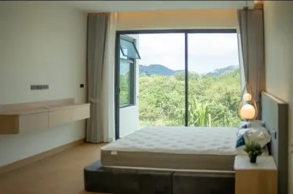 Villa con 3 dormitorios y piscina en venta en Chalong, Phuket