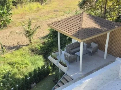 Villa con 3 dormitorios y piscina en venta en Chalong, Phuket