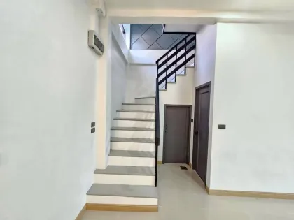 Таунхаус с 2 спальнями и 2 ванными в Baan Chokthip Villa, Чалонг, Пхукет
