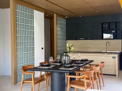 Villa con piscina de 3 habitaciones y 4 baños en venta en Bang Jo, Phuket