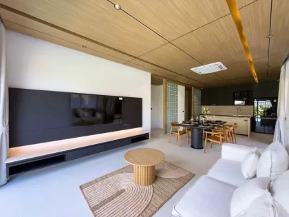 Villa con piscina de 3 habitaciones y 4 baños en venta en Bang Jo, Phuket