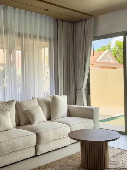 Villa con piscina de 3 habitaciones y 4 baños en venta en Bang Jo, Phuket