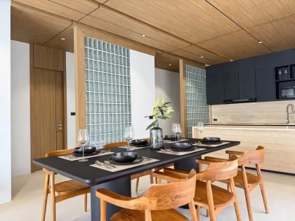 Villa con piscina de 3 habitaciones y 4 baños en venta en Bang Jo, Phuket