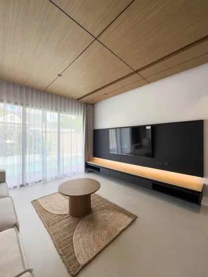 Villa con piscina de 3 habitaciones y 4 baños en venta en Bang Jo, Phuket