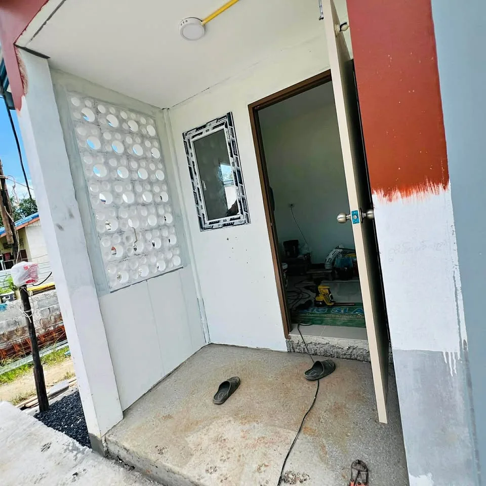 Maison neuve de 2 chambres à vendre à Baan Kuan, Phuket