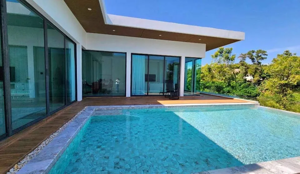 Geräumige 3-Zimmer-Villa mit Pool und Seeblick in Casa Signature, Ratsada