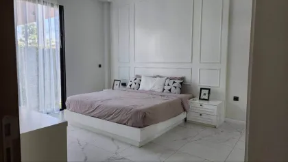Просторная вилла с 3 спальнями, бассейном и видом на озеро в Casa Signature, Ratsada