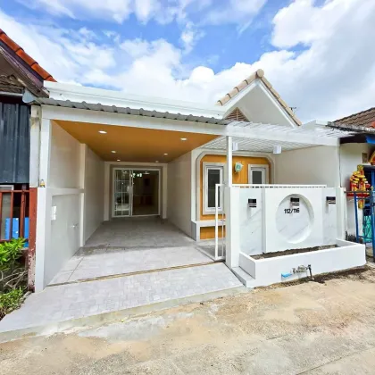 Maison mitoyenne rénovée 2 chambres 2 salles de bain à Kathu
