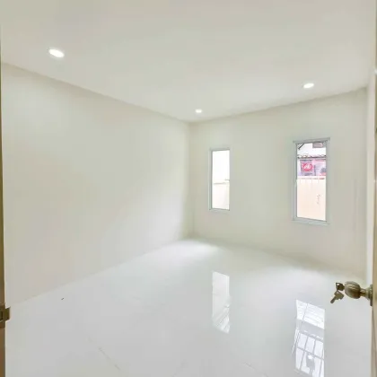 Maison mitoyenne rénovée 2 chambres 2 salles de bain à Kathu