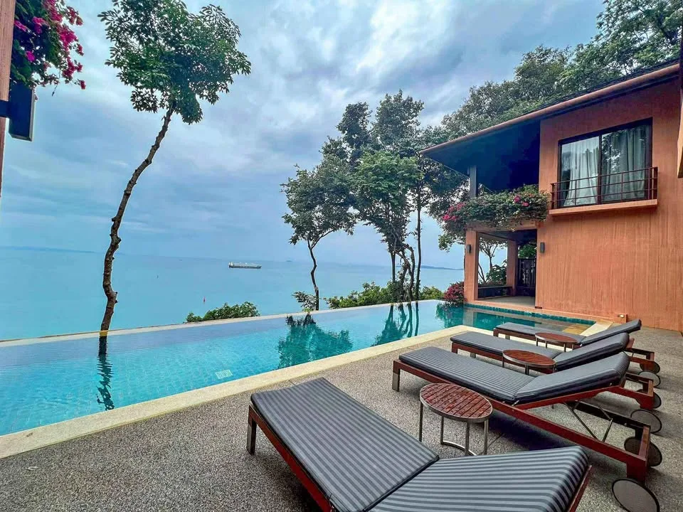 Villa de luxe 4 chambres avec vue mer à Sripanwa, Phuket