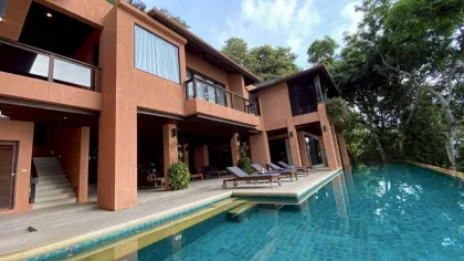 Villa de lujo con 4 dormitorios y vista al mar en Sripanwa, Phuket