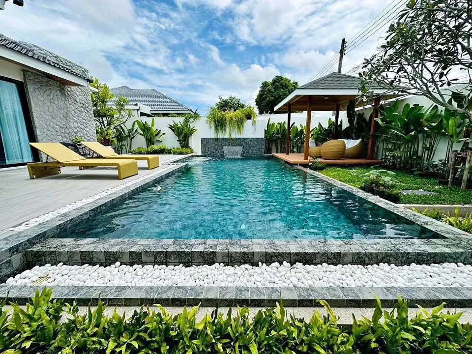 Villa con piscina de 3 dormitorios y 3 baños en venta en Thalang