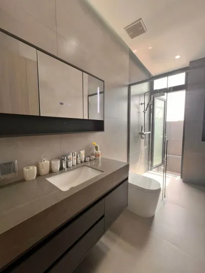 Вилла с 4 спальнями и 5 ванными в Larimar Villa, Чалонг, Пхукет