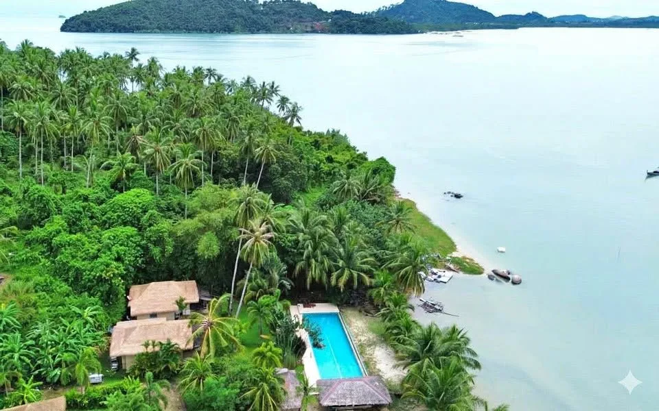 Dos Bungalows Frente al Mar en Coconut Island con Vistas al Mar Impresionantes