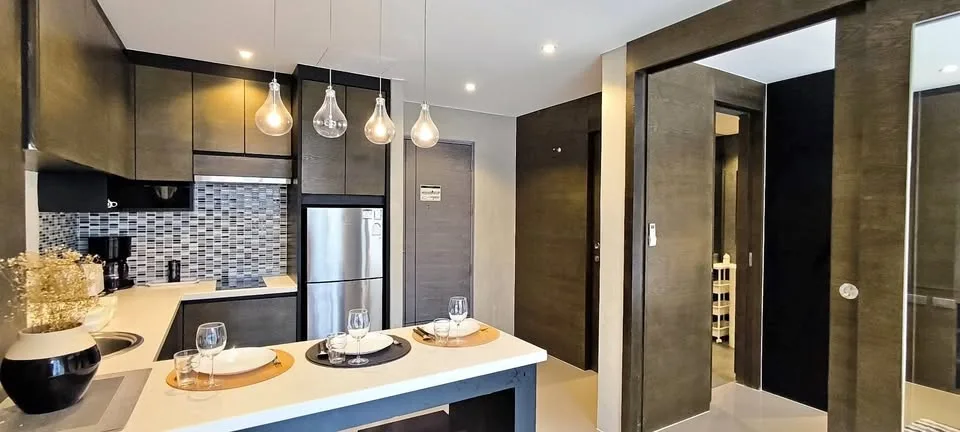 Apartamento de 2 Dormitorios en Kamala con Vista a la Piscina