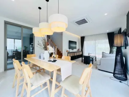 Двухэтажная вилла с частным бассейном в Passorn Kathu Villa