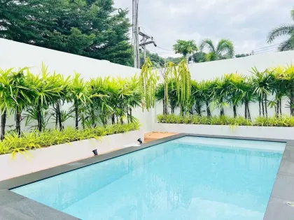 Двухэтажная вилла с частным бассейном в Passorn Kathu Villa