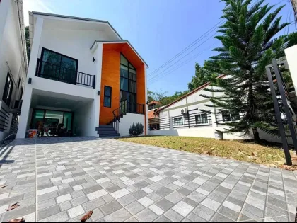 Villa 4 Chambres avec Piscine dans un Quartier Calme de Thalang