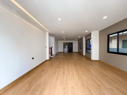 Neu renoviertes 2-stöckiges Doppelhaus mit 4 Schlafzimmern in Wichit, Phuket