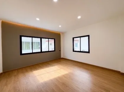 Neu renoviertes 2-stöckiges Doppelhaus mit 4 Schlafzimmern in Wichit, Phuket