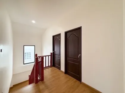 Neu renoviertes 2-stöckiges Doppelhaus mit 4 Schlafzimmern in Wichit, Phuket