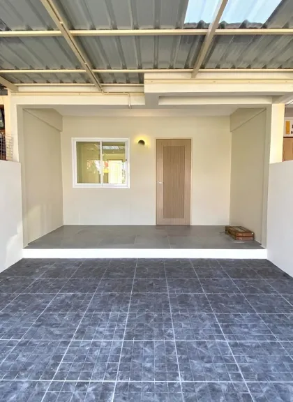 Casa adosada de 2 habitaciones y 1 baño en venta en Thalang