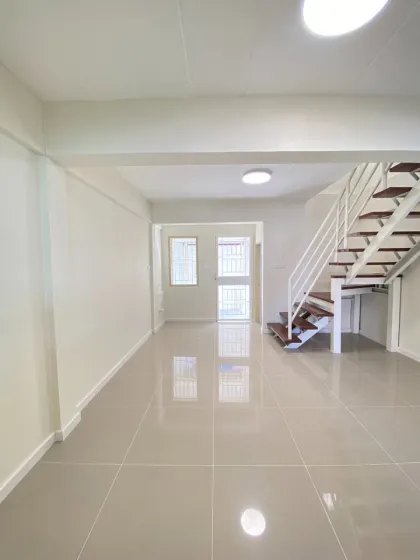 Casa adosada de 2 habitaciones y 1 baño en venta en Thalang