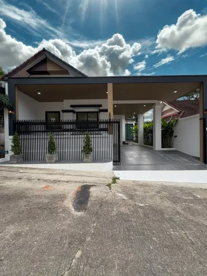 Casa gemela de 3 dormitorios y 3 baños en el centro de Phuket