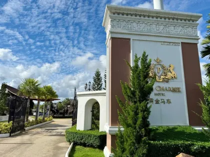Moderna Villa Privada con Piscina en Gold Chariot Pool Villas, Cherngtalay