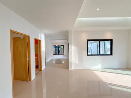 Spacious 4-Bedroom Corner Villa with Garden in Bang Tao, Phuket